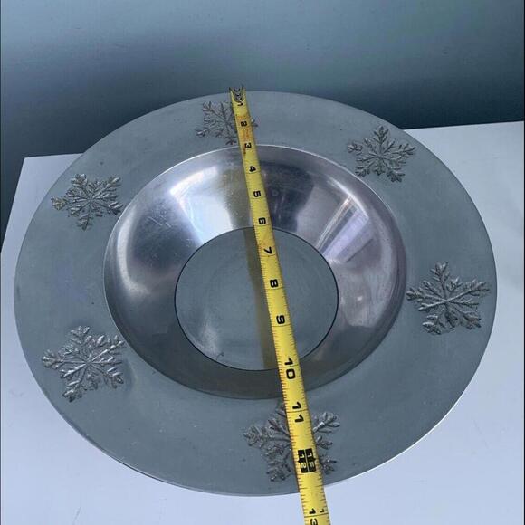 2007 Target Silver Noel Serving Bowl Holiday 07 12.5” Wide Snowflakes Winter - Picture 5 of 11